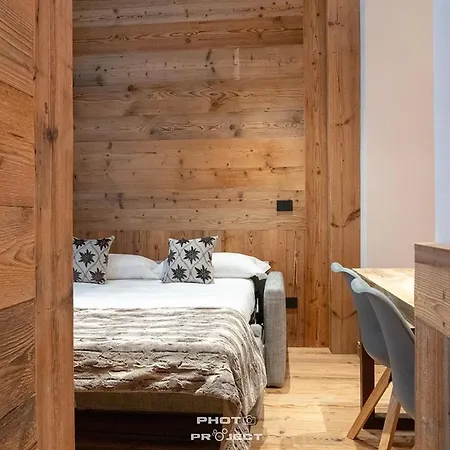 Dom wakacyjny Fior Di Roccia Apartments- In Centro Cervinia, Sauna Privata, Matterhorn Dream *